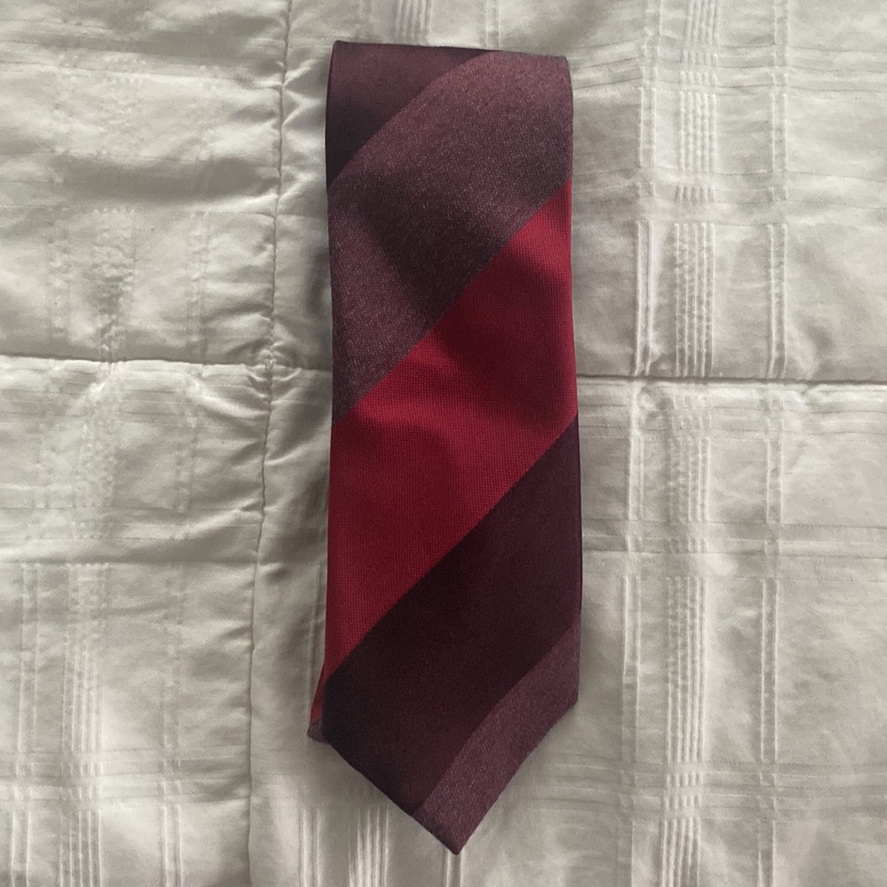 REACTION by Kenneth Cole Necktie